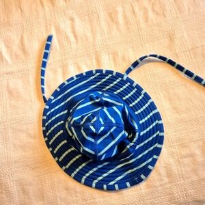 Hanna Andersson boys size XS or 3-12 m swim sun hat ties up blue & teal VGUC